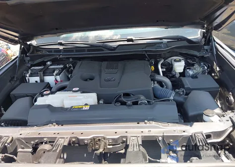 2022 Toyota Tundra 1794 Edition z USA, uszkodzony, nr VIN 5TFMA5DB0NX007424